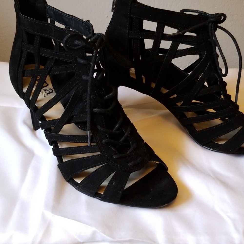 Women's shoes